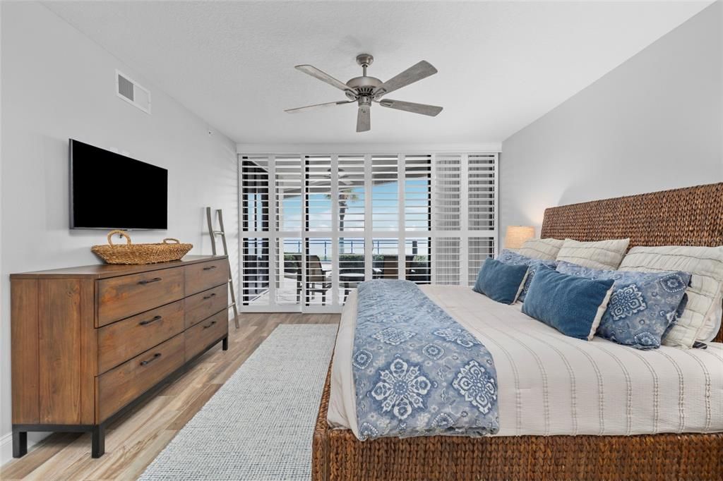 For Sale: $899,000 (3 beds, 2 baths, 1601 Square Feet)