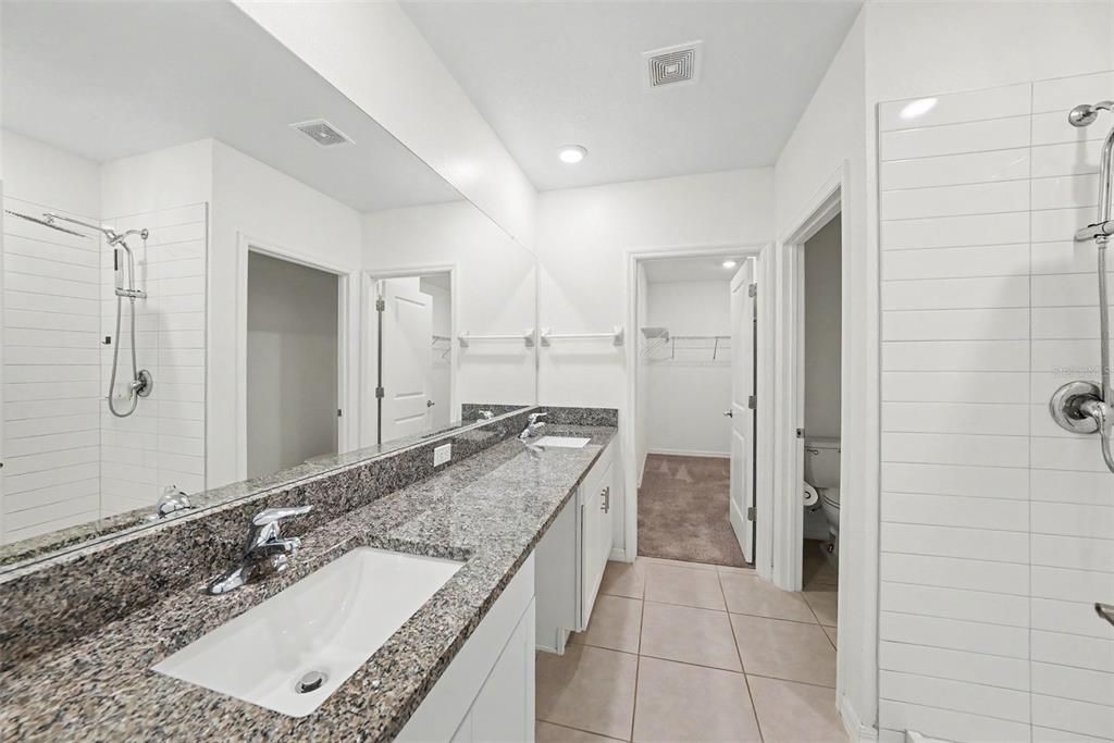 En Venta: $440,000 (5 camas, 2 baños, 2389 Pies cuadrados)