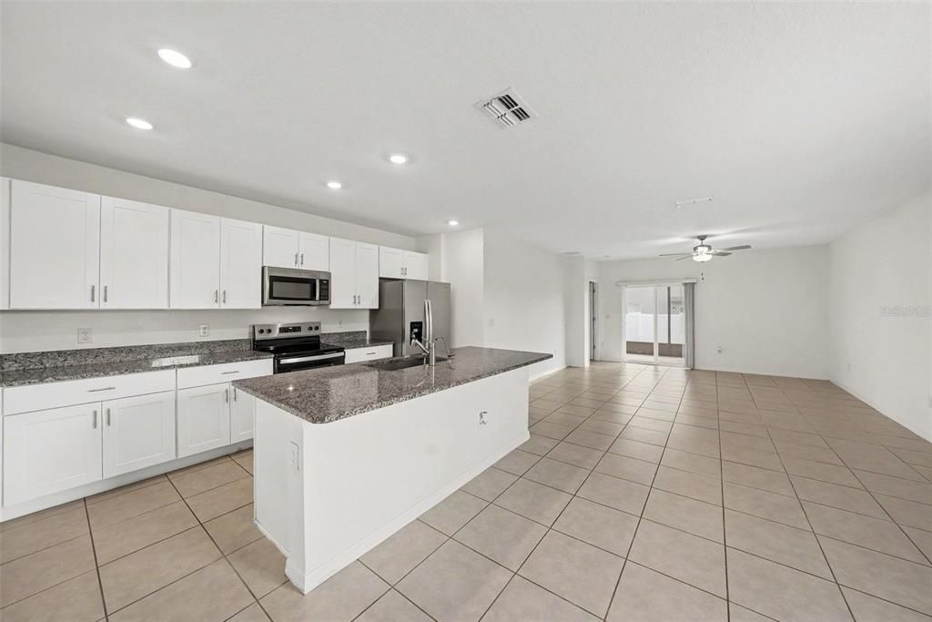En Venta: $440,000 (5 camas, 2 baños, 2389 Pies cuadrados)