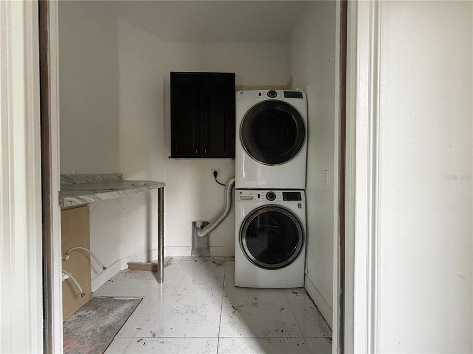 На продажу: $338,000 (3 спален, 2 ванн, 2303 Квадратных фут)