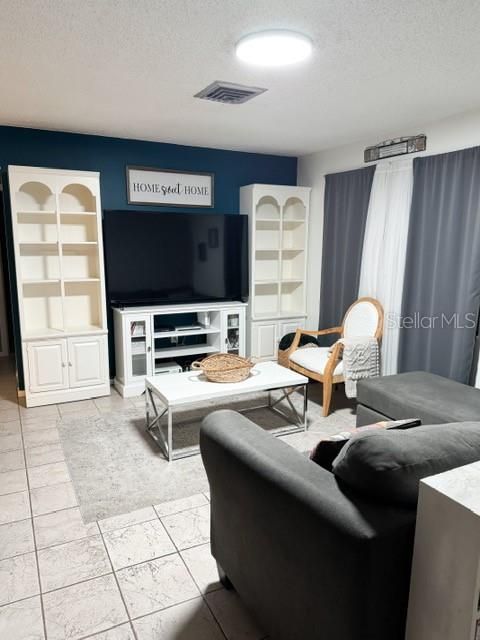 En Venta: $375,000 (3 camas, 2 baños, 1132 Pies cuadrados)