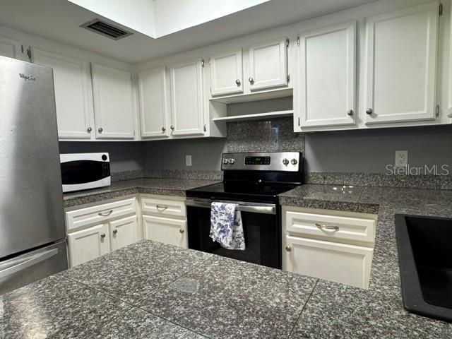 En Venta: $375,000 (3 camas, 2 baños, 1132 Pies cuadrados)