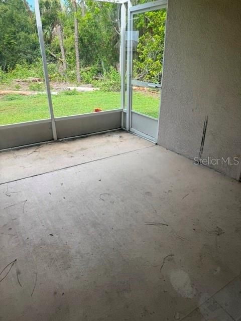 For Rent: $1,350 (2 beds, 2 baths, 979 Square Feet)