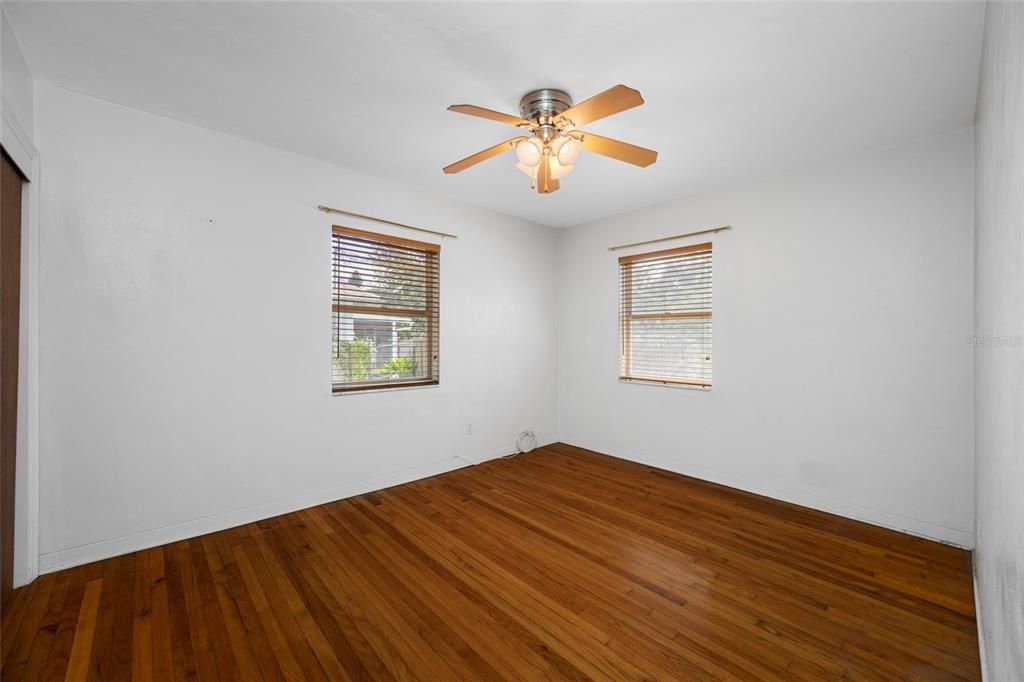 For Sale: $369,000 (2 beds, 1 baths, 1065 Square Feet)