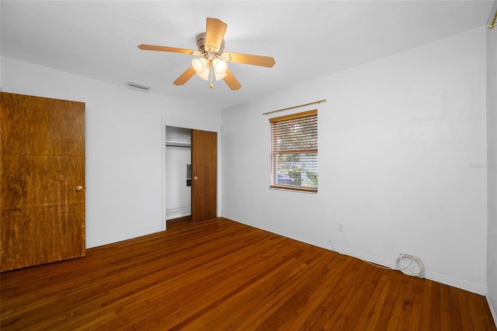 For Sale: $369,000 (2 beds, 1 baths, 1065 Square Feet)