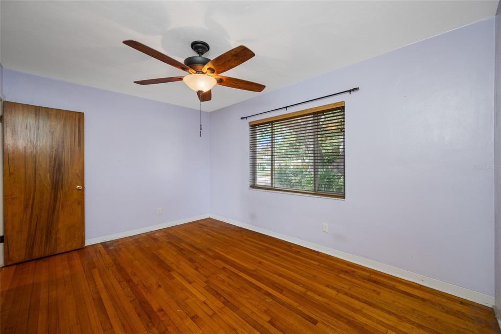 For Sale: $369,000 (2 beds, 1 baths, 1065 Square Feet)