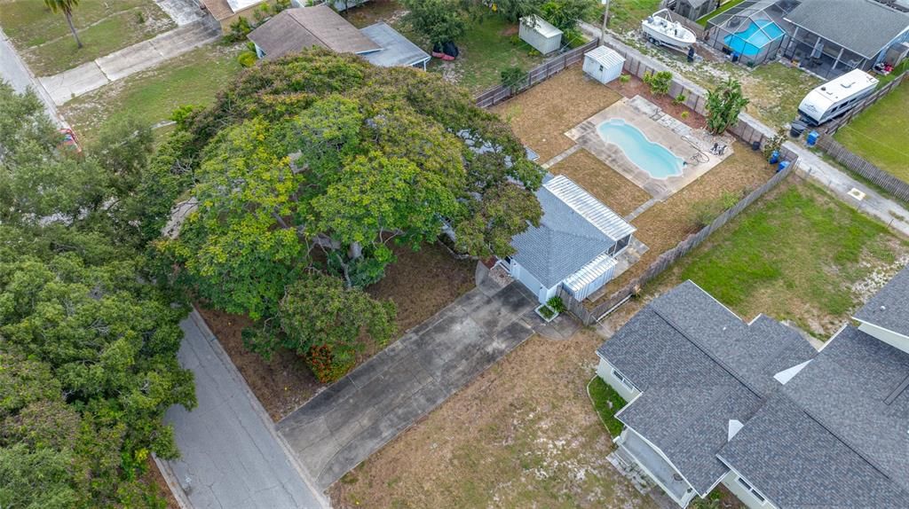 For Sale: $369,000 (2 beds, 1 baths, 1065 Square Feet)