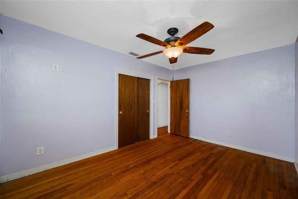 For Sale: $369,000 (2 beds, 1 baths, 1065 Square Feet)