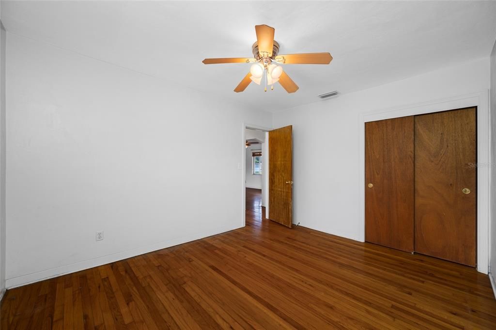 For Sale: $369,000 (2 beds, 1 baths, 1065 Square Feet)