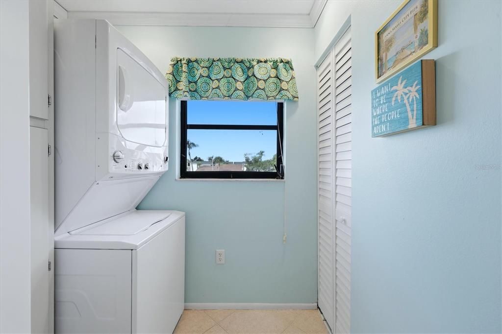 For Sale: $175,000 (2 beds, 2 baths, 1209 Square Feet)