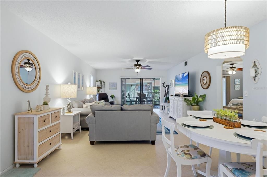 For Sale: $175,000 (2 beds, 2 baths, 1209 Square Feet)