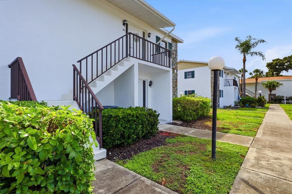 For Sale: $175,000 (2 beds, 2 baths, 1209 Square Feet)