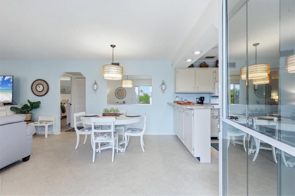 For Sale: $175,000 (2 beds, 2 baths, 1209 Square Feet)