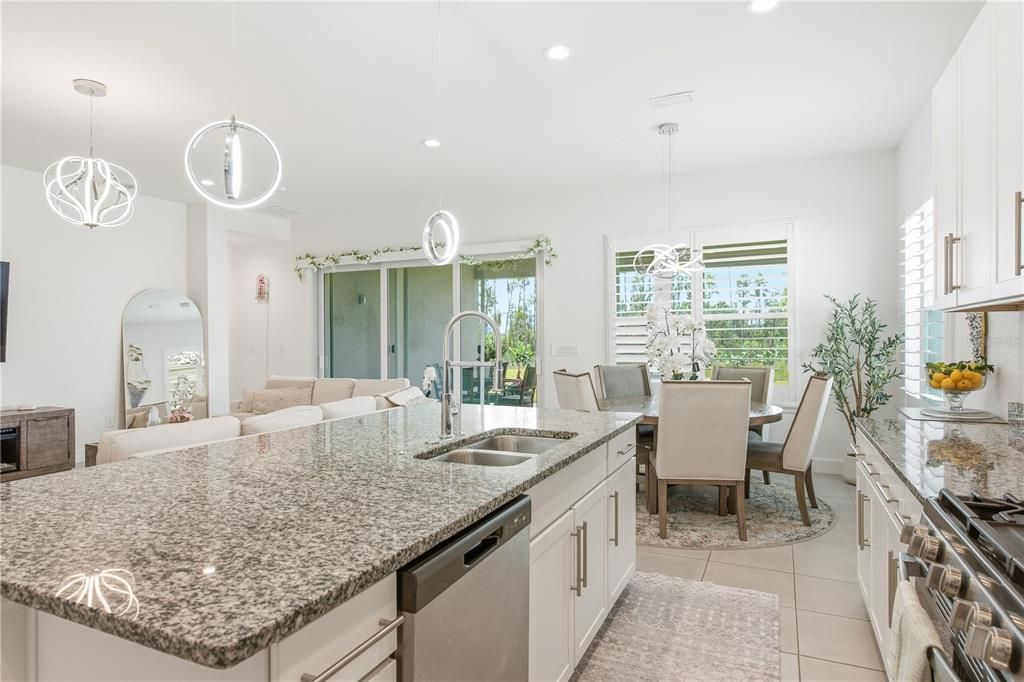 En Venta: $725,000 (5 camas, 5 baños, 3307 Pies cuadrados)