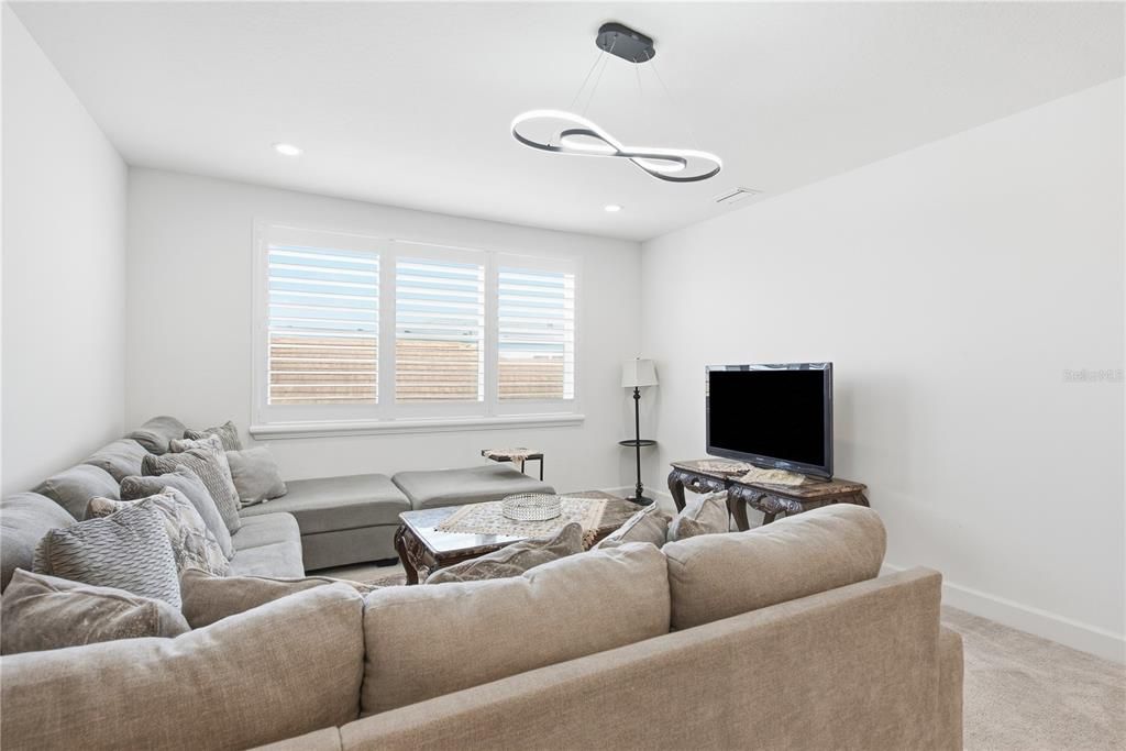 En Venta: $725,000 (5 camas, 5 baños, 3307 Pies cuadrados)