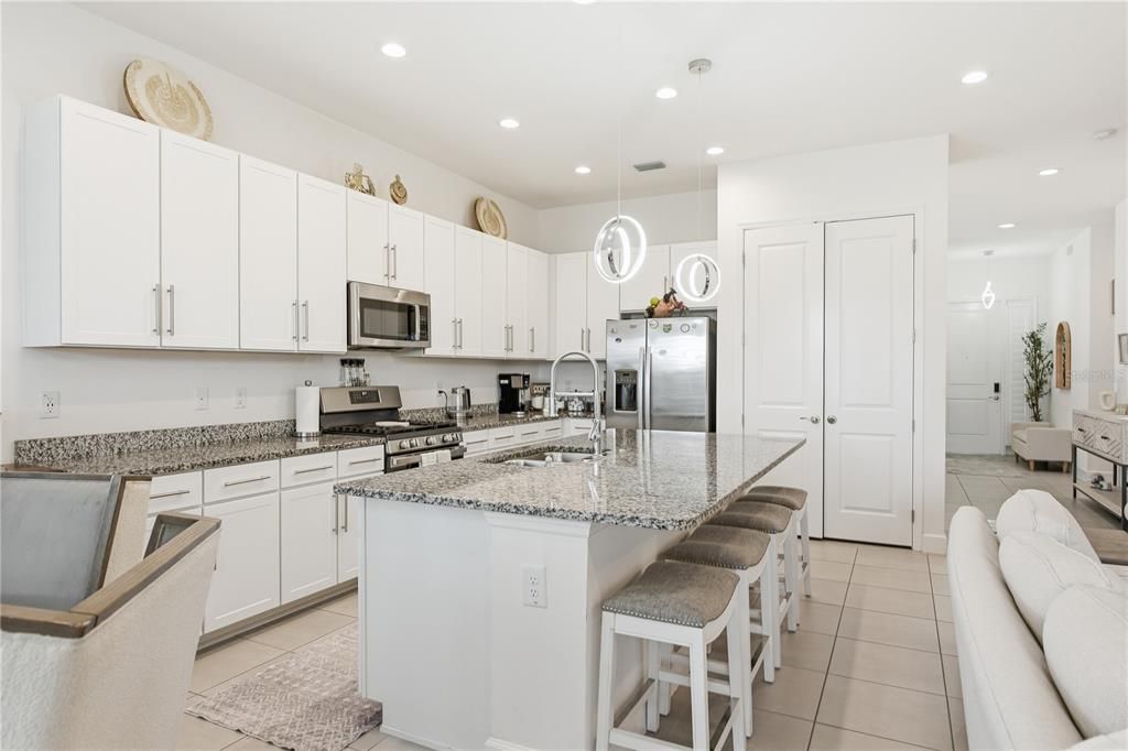 En Venta: $725,000 (5 camas, 5 baños, 3307 Pies cuadrados)