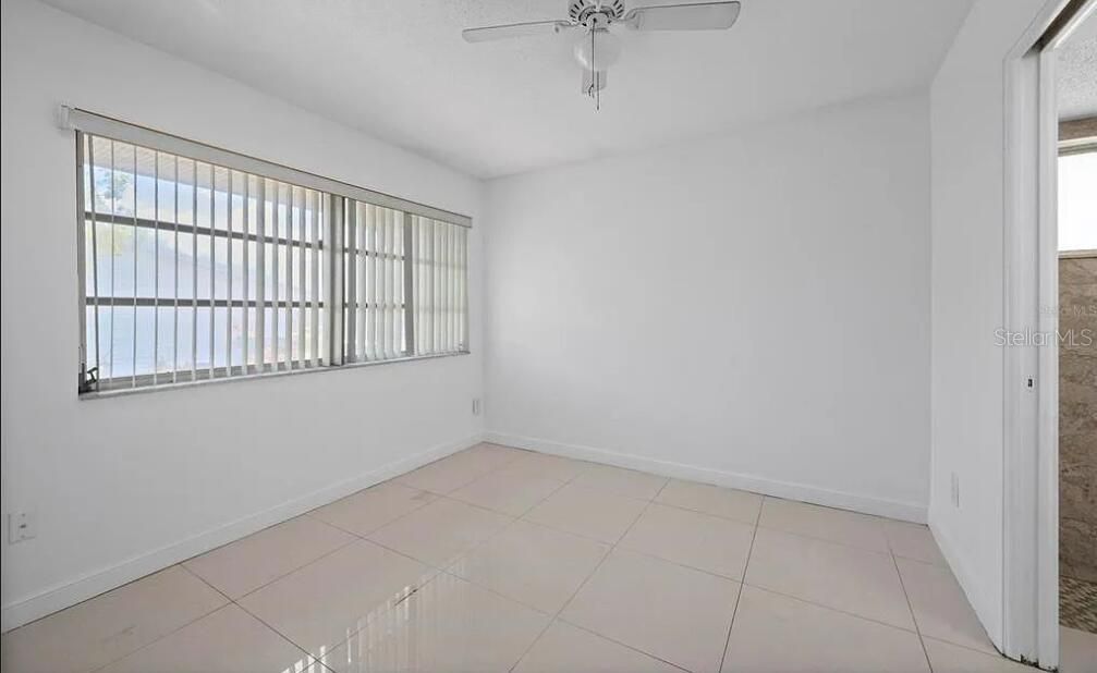 На продажу: $209,995 (2 спален, 2 ванн, 1268 Квадратных фут)