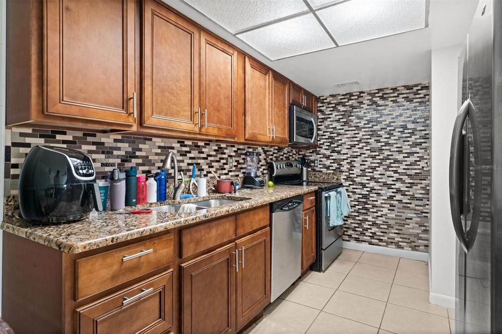 В аренду: $1,600 (2 спален, 2 ванн, 1048 Квадратных фут)