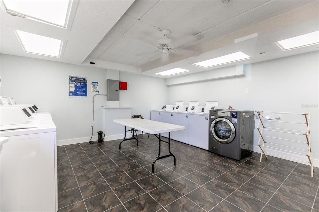 В аренду: $3,900 (2 спален, 1 ванн, 760 Квадратных фут)