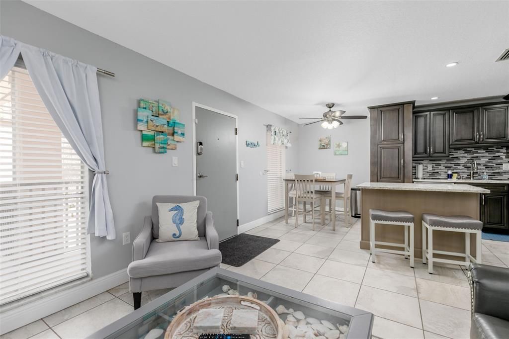В аренду: $3,900 (2 спален, 1 ванн, 760 Квадратных фут)