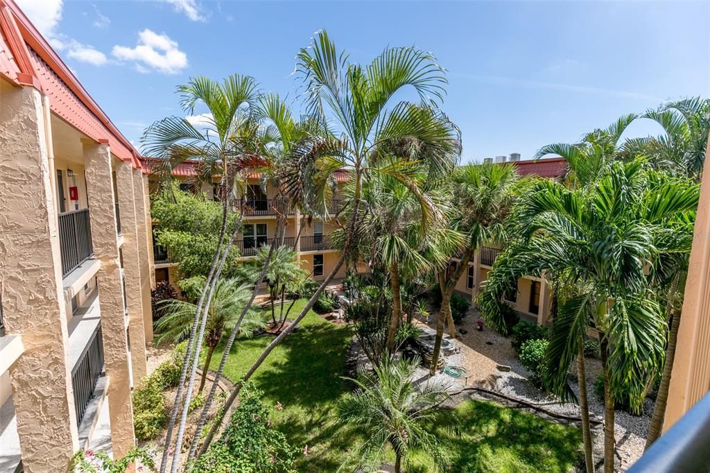 В аренду: $3,900 (2 спален, 1 ванн, 760 Квадратных фут)