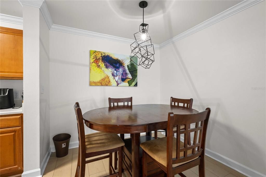 На продажу: $185,900 (2 спален, 2 ванн, 1205 Квадратных фут)