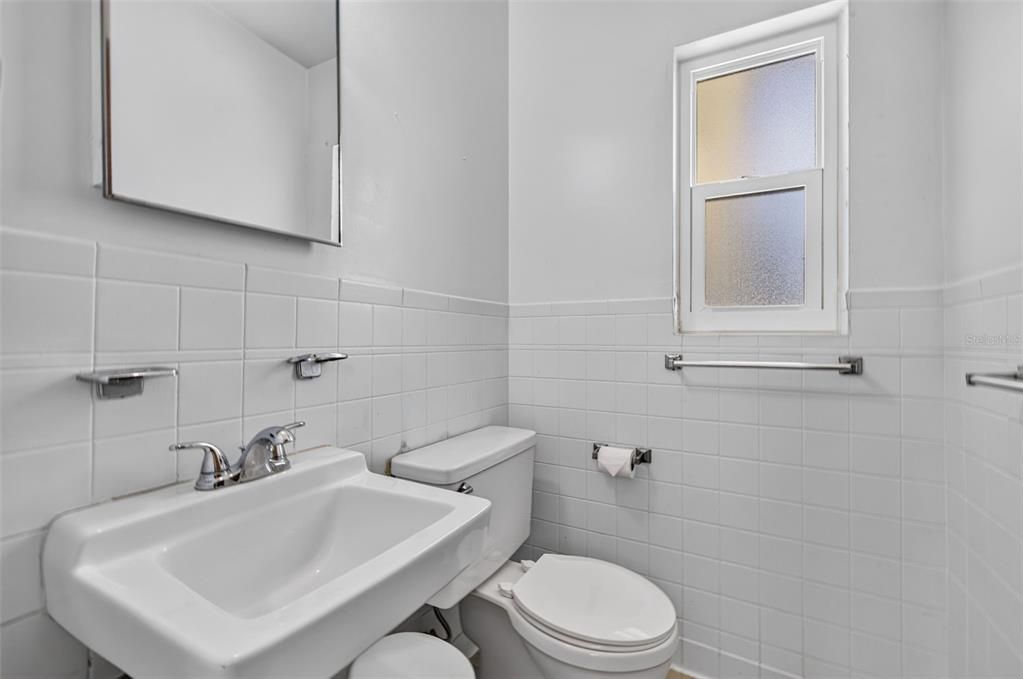 На продажу: $359,900 (3 спален, 1 ванн, 1157 Квадратных фут)