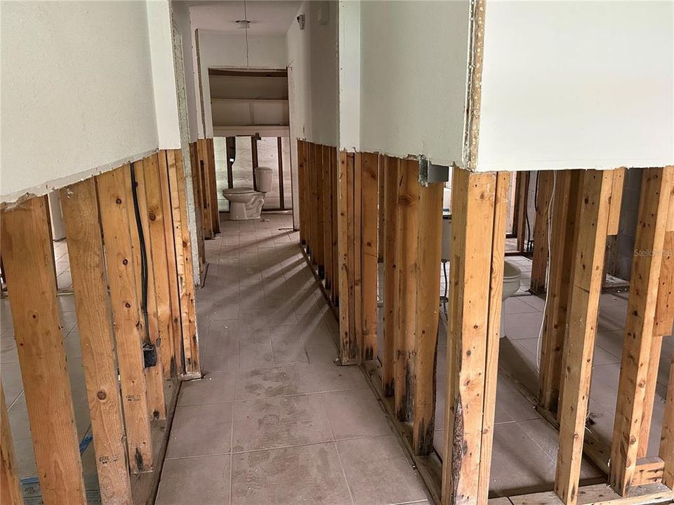 На продажу: $97,500 (2 спален, 2 ванн, 1296 Квадратных фут)