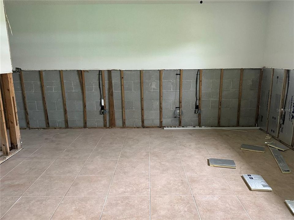 На продажу: $97,500 (2 спален, 2 ванн, 1296 Квадратных фут)