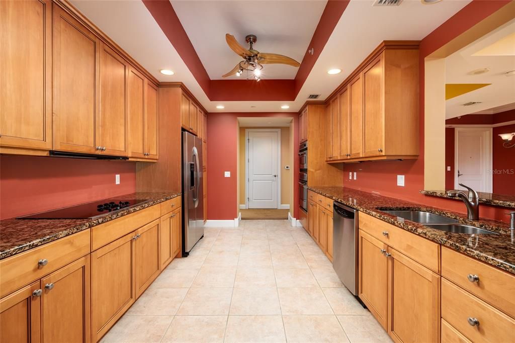 En Venta: $2,095,000 (3 camas, 3 baños, 2736 Pies cuadrados)