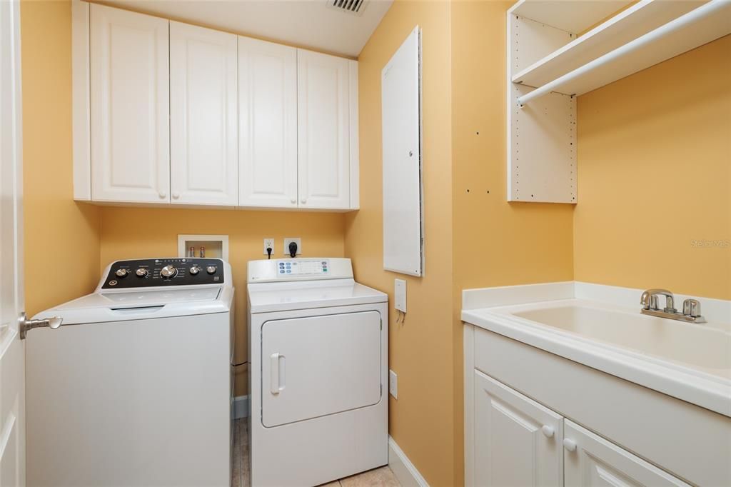 En Venta: $2,095,000 (3 camas, 3 baños, 2736 Pies cuadrados)