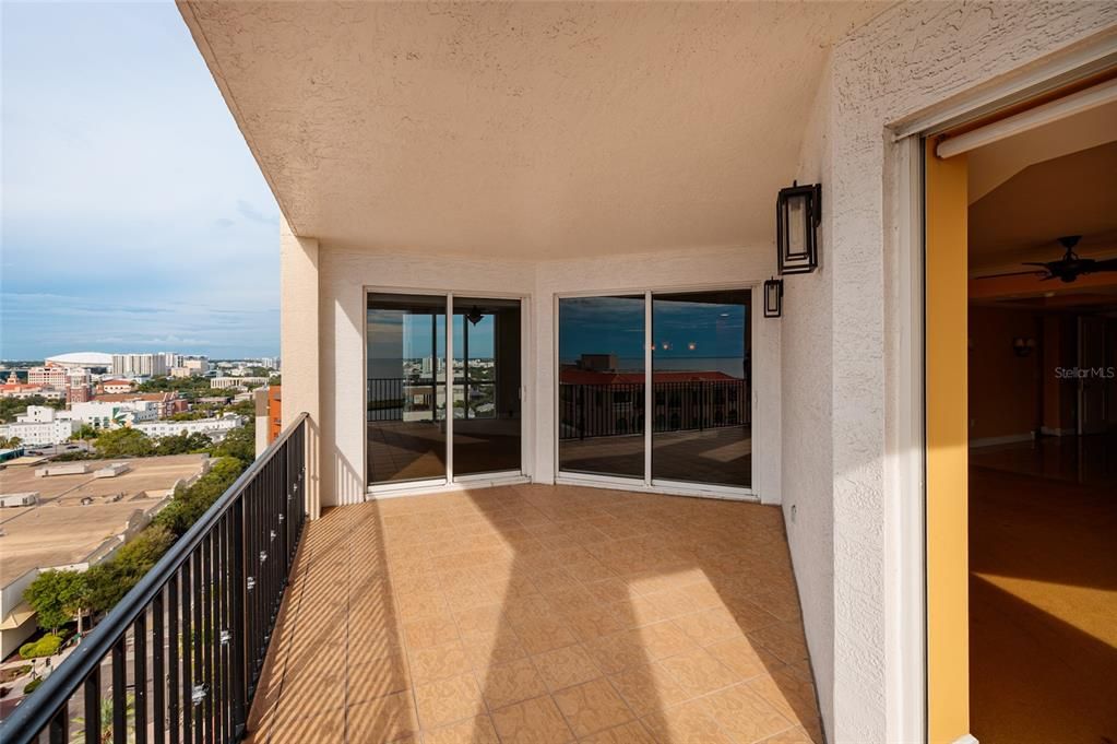 En Venta: $2,095,000 (3 camas, 3 baños, 2736 Pies cuadrados)