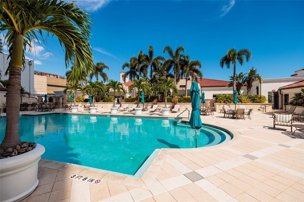 En Venta: $2,095,000 (3 camas, 3 baños, 2736 Pies cuadrados)