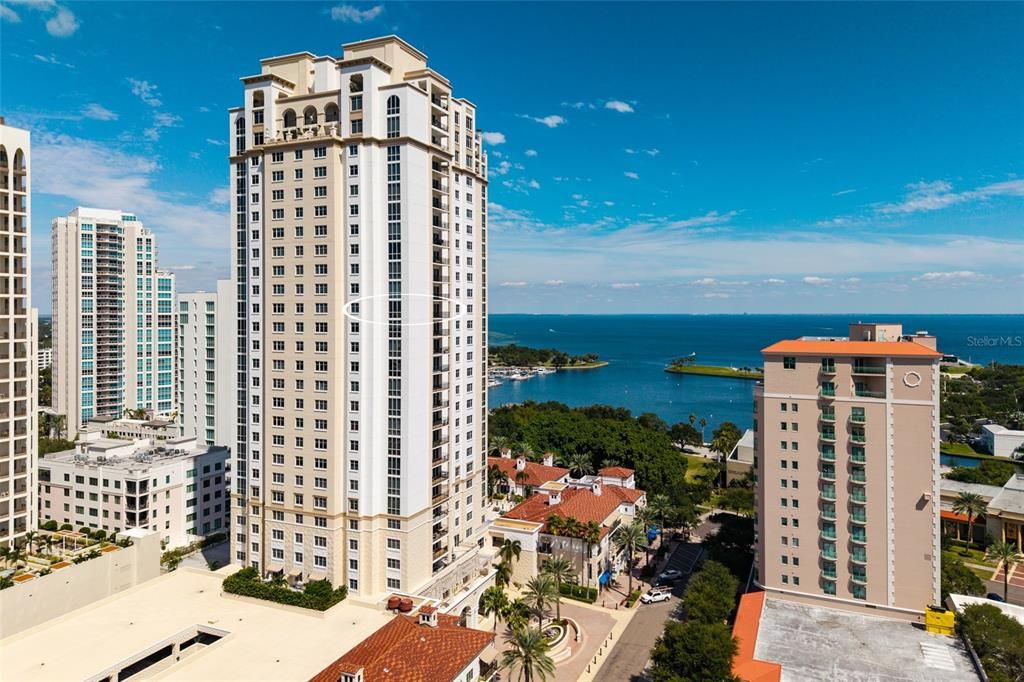 En Venta: $2,095,000 (3 camas, 3 baños, 2736 Pies cuadrados)