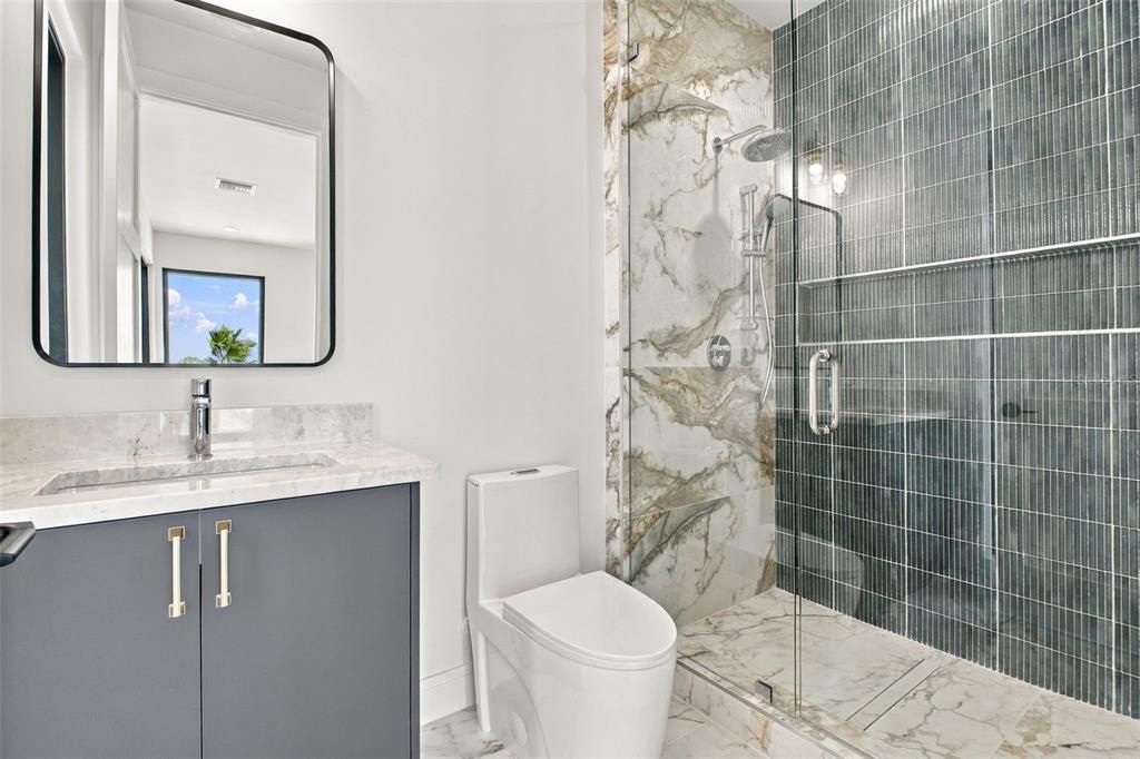 На продажу: $3,395,000 (5 спален, 4 ванн, 4434 Квадратных фут)