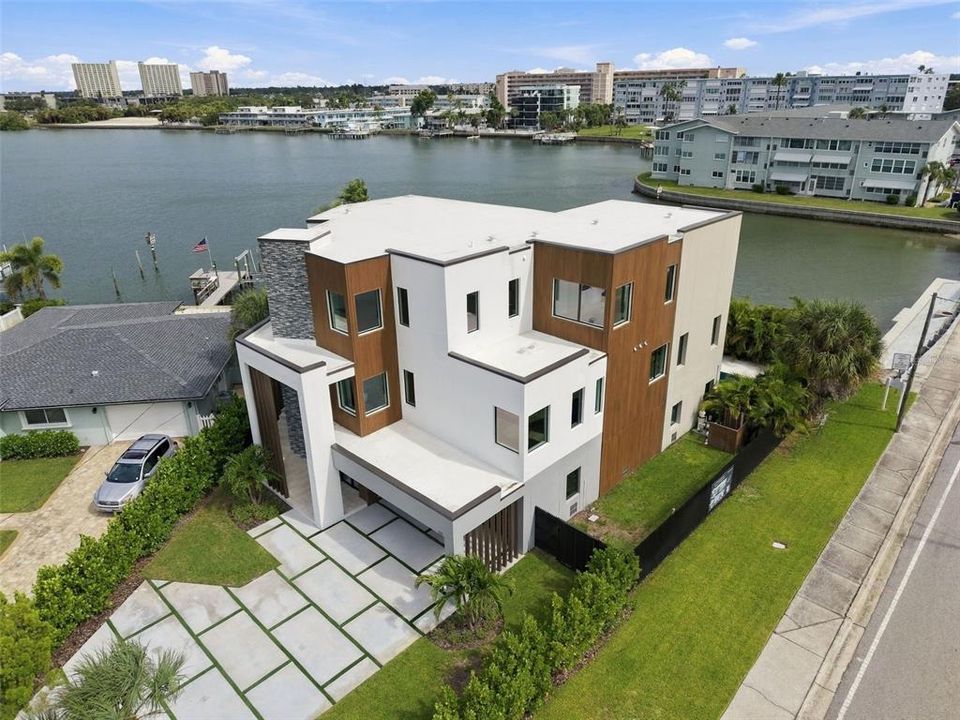 На продажу: $3,395,000 (5 спален, 4 ванн, 4434 Квадратных фут)