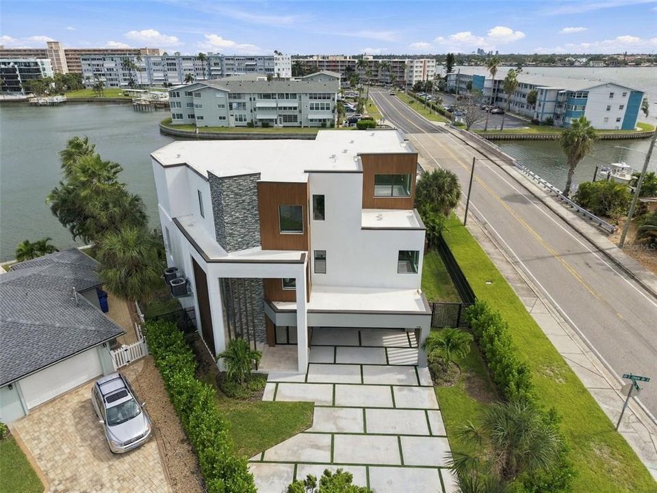 На продажу: $3,395,000 (5 спален, 4 ванн, 4434 Квадратных фут)