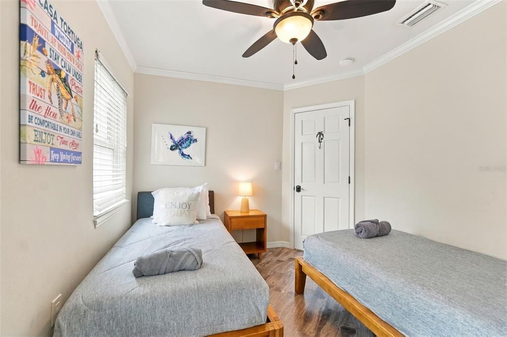 For Sale: $898,000 (3 beds, 2 baths, 1418 Square Feet)