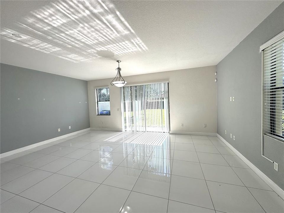 For Sale: $368,000 (3 beds, 2 baths, 1779 Square Feet)