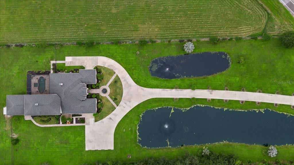 For Sale: $2,300,000 (6 beds, 5 baths, 5200 Square Feet)