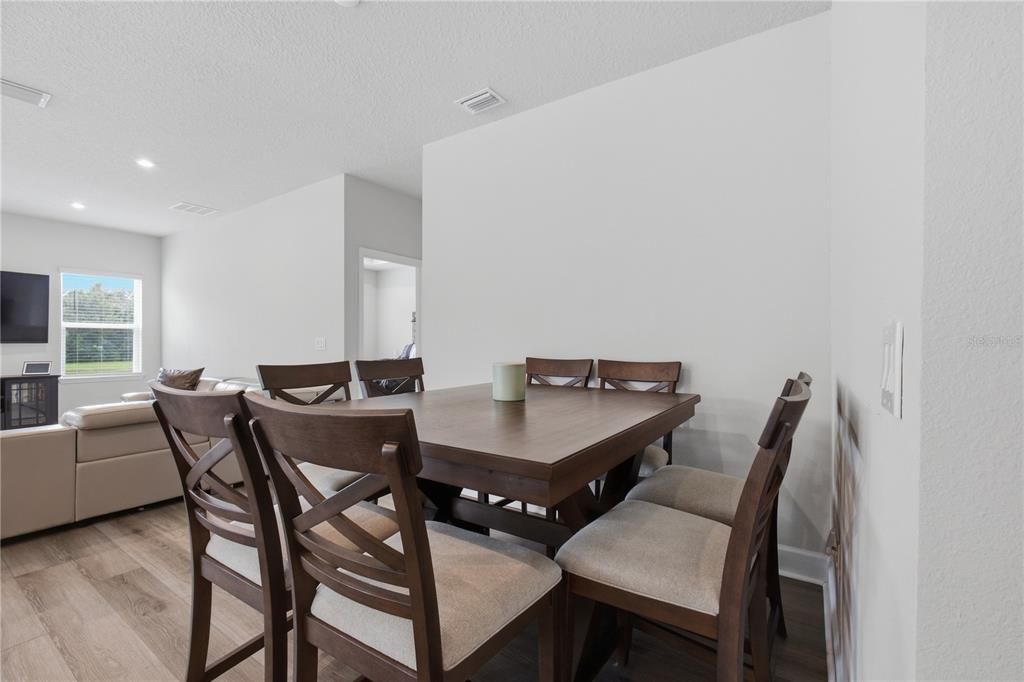 En Venta: $459,000 (4 camas, 2 baños, 2017 Pies cuadrados)