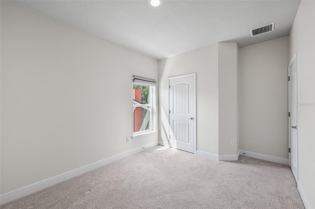 For Sale: $899,900 (4 beds, 3 baths, 2610 Square Feet)