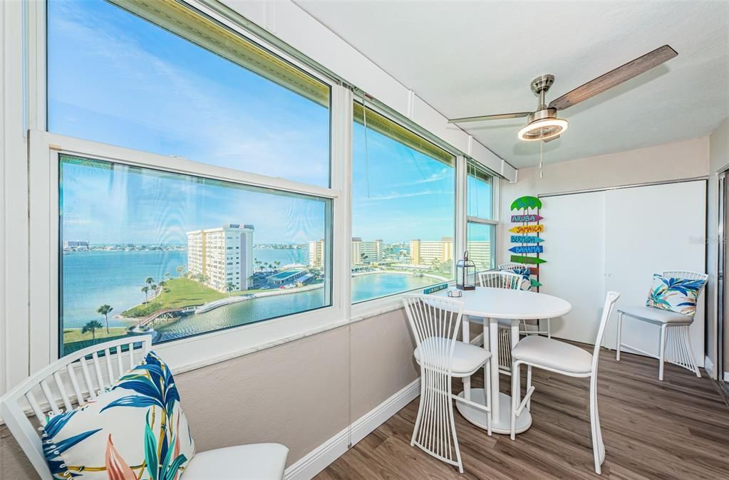 En Venta: $278,900 (2 camas, 2 baños, 1040 Pies cuadrados)