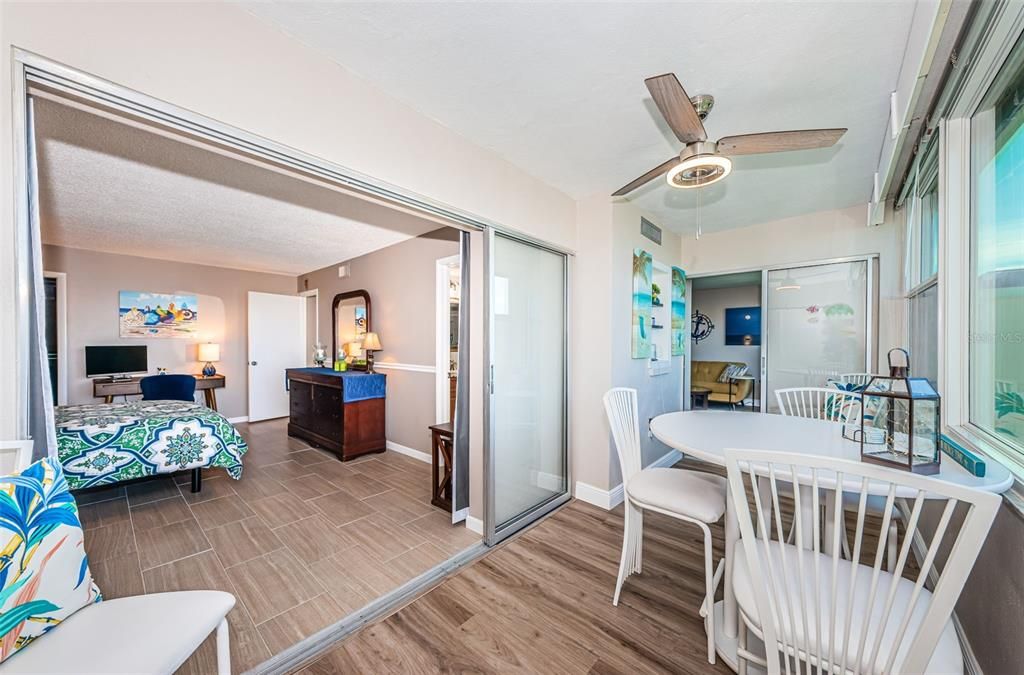 En Venta: $278,900 (2 camas, 2 baños, 1040 Pies cuadrados)