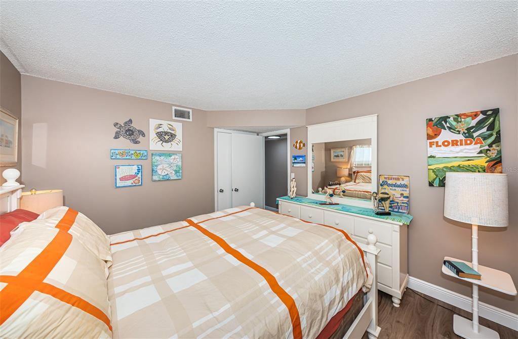 En Venta: $278,900 (2 camas, 2 baños, 1040 Pies cuadrados)