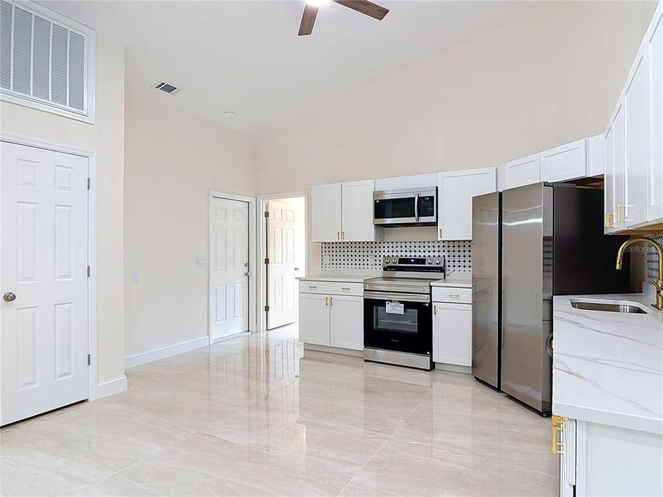 For Sale: $499,900 (3 beds, 2 baths, 2056 Square Feet)