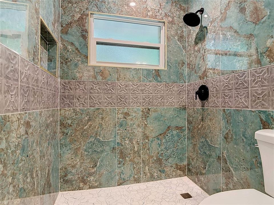For Sale: $499,900 (3 beds, 2 baths, 2056 Square Feet)