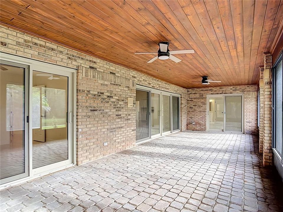 For Sale: $499,900 (3 beds, 2 baths, 2056 Square Feet)