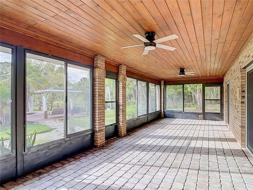 For Sale: $499,900 (3 beds, 2 baths, 2056 Square Feet)