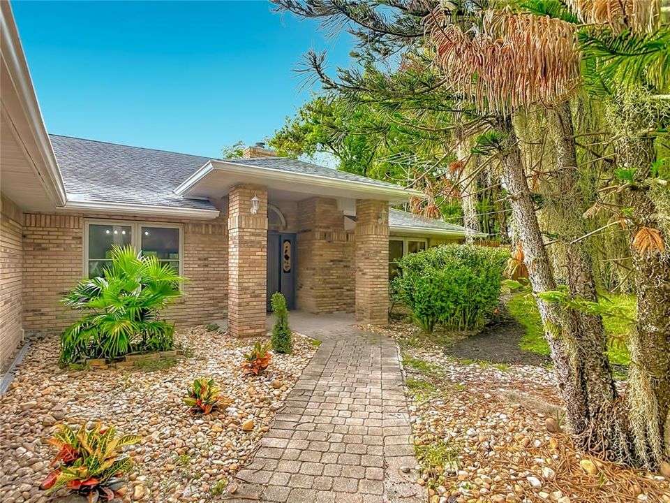 For Sale: $499,900 (3 beds, 2 baths, 2056 Square Feet)